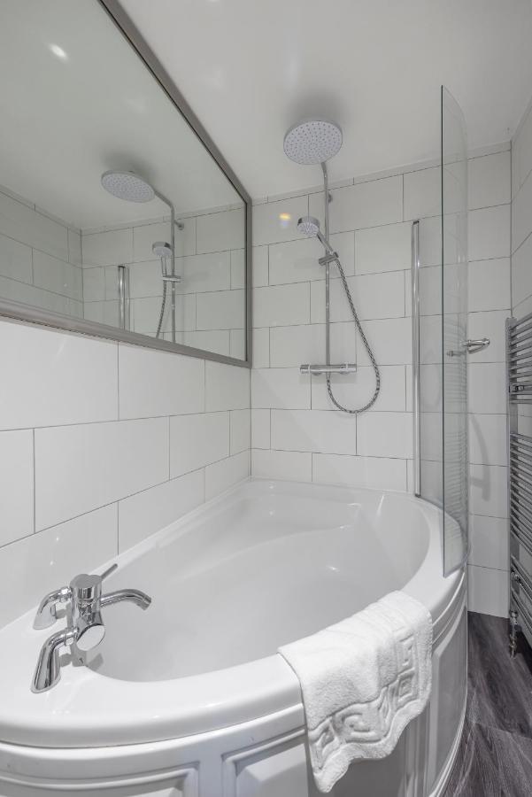 Cotswold Manor House - Country House Retreat With Hot Tub, Ideal For Large Groups Petty France Luaran gambar